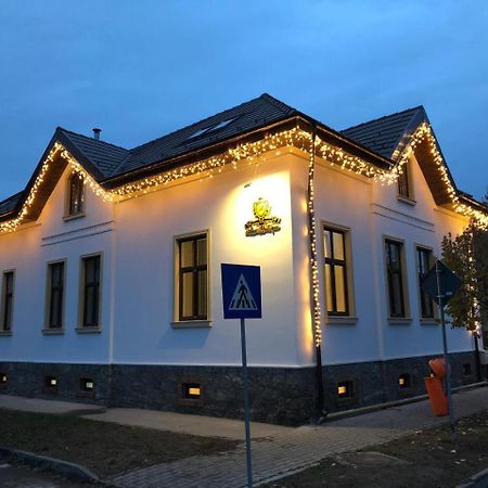 Ana Boutique Bed and Breakfast Alba Iulia Exteriör bild