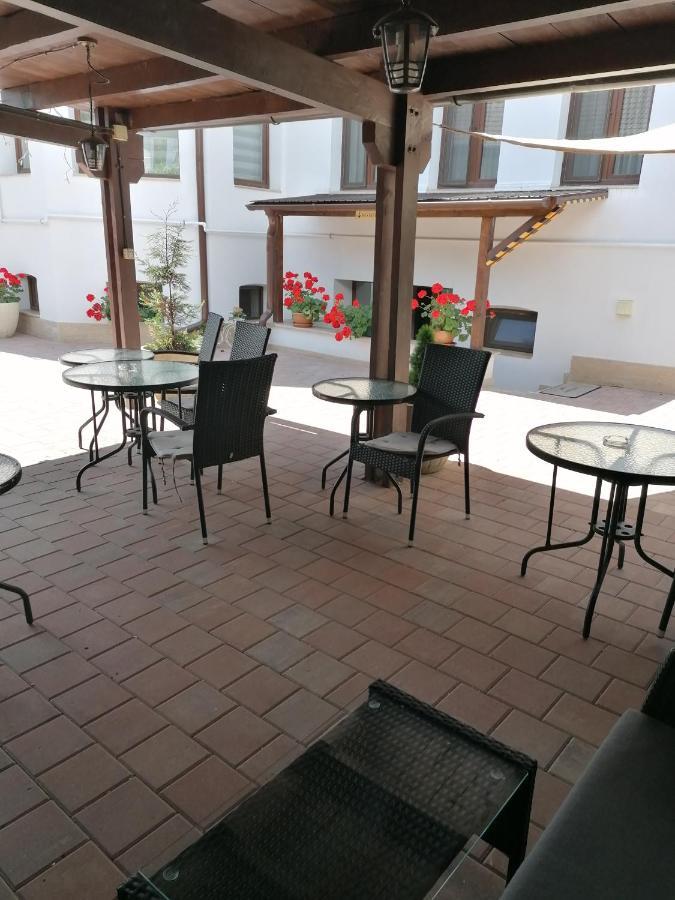 Ana Boutique Bed and Breakfast Alba Iulia Exteriör bild