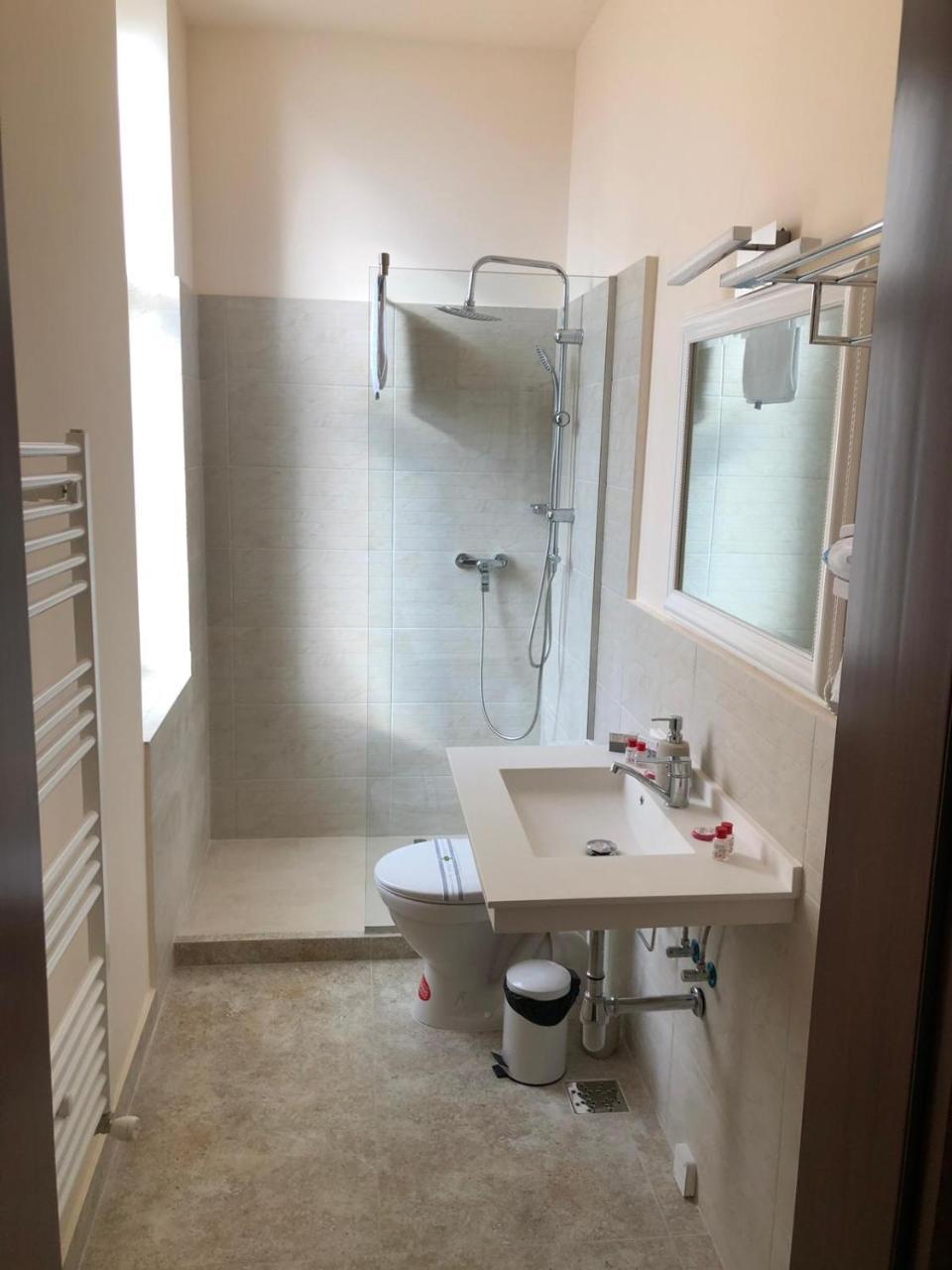 Ana Boutique Bed and Breakfast Alba Iulia Exteriör bild