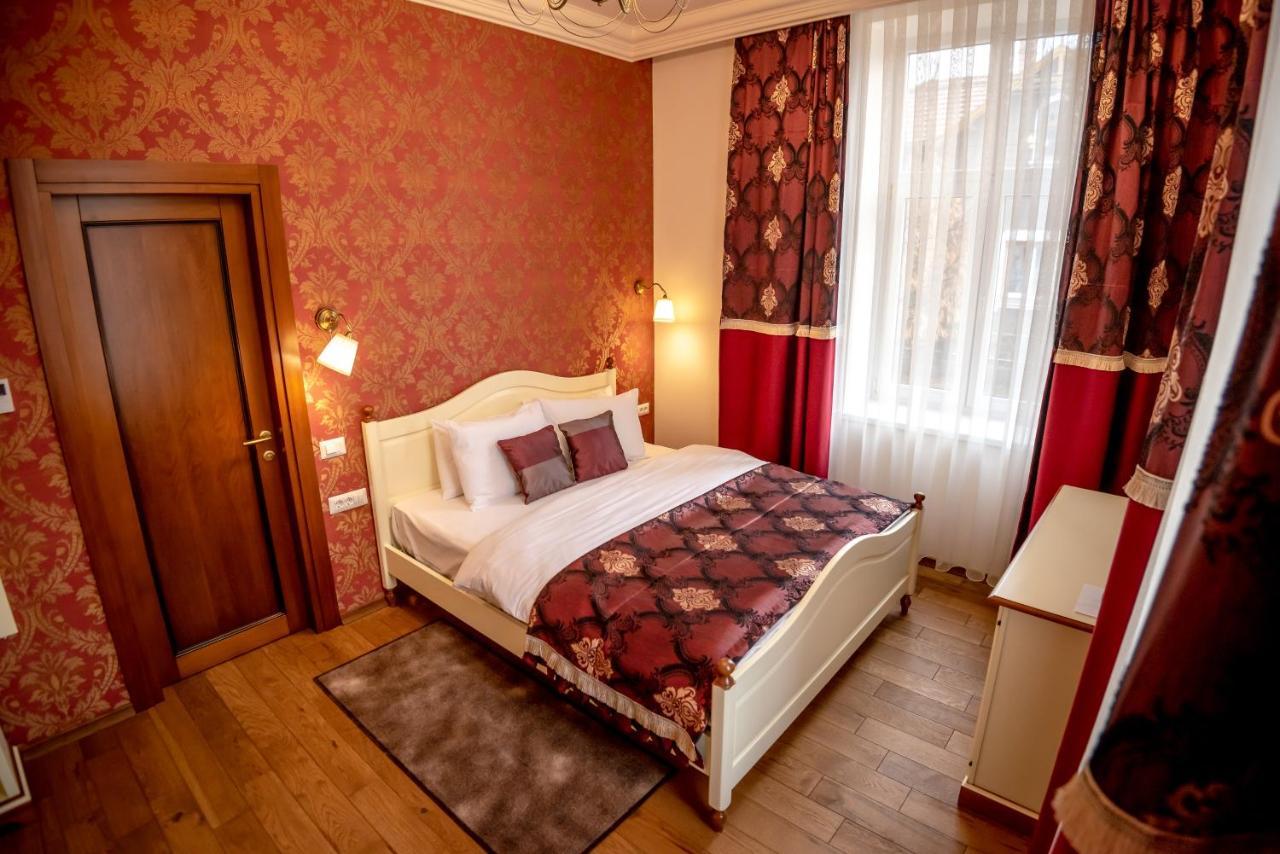 Ana Boutique Bed and Breakfast Alba Iulia Exteriör bild