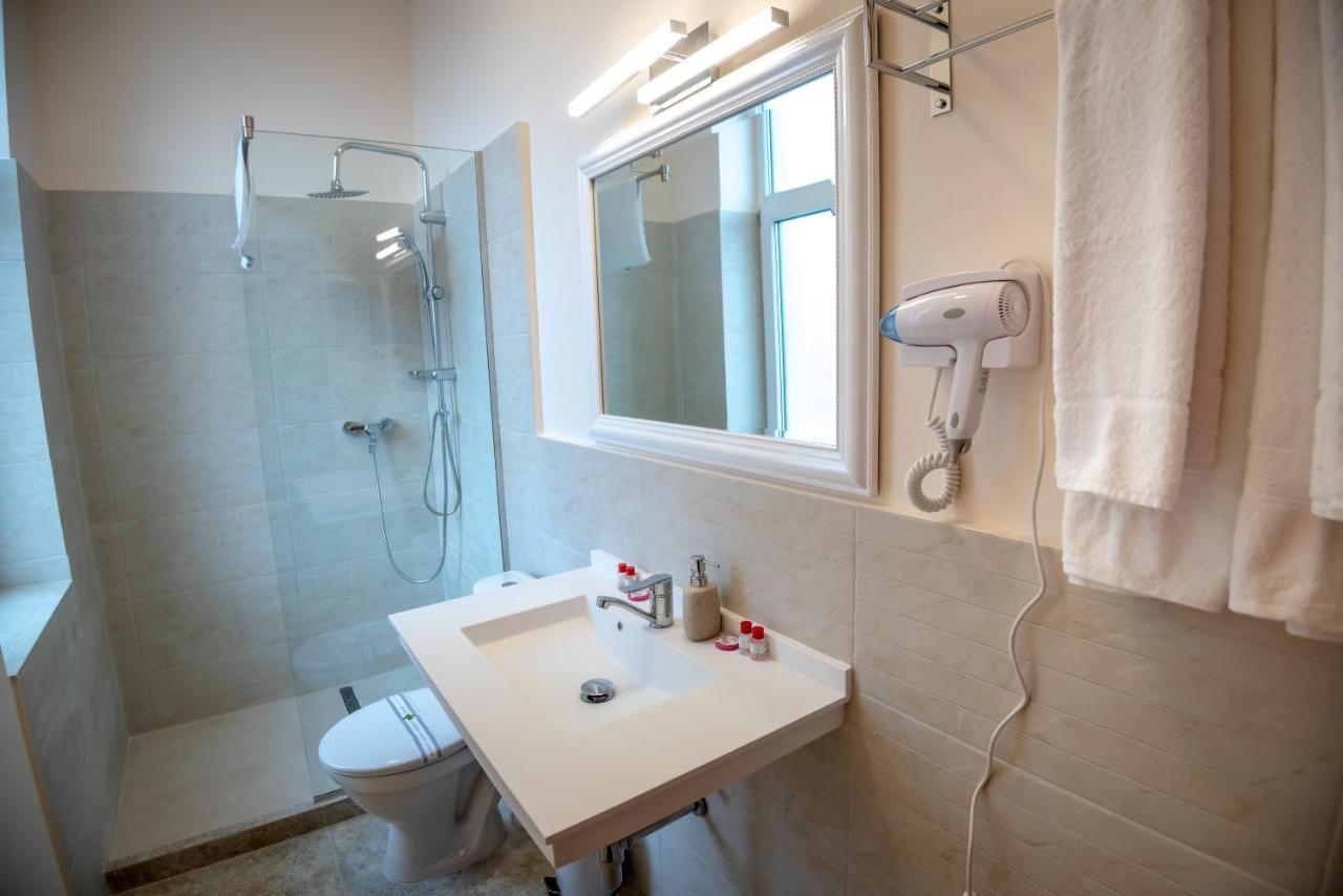 Ana Boutique Bed and Breakfast Alba Iulia Exteriör bild