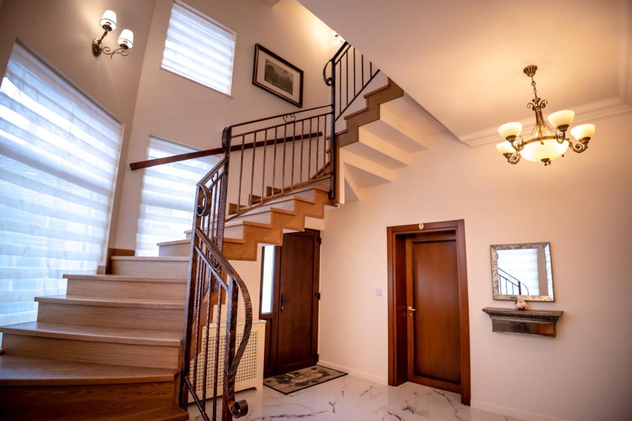 Ana Boutique Bed and Breakfast Alba Iulia Exteriör bild