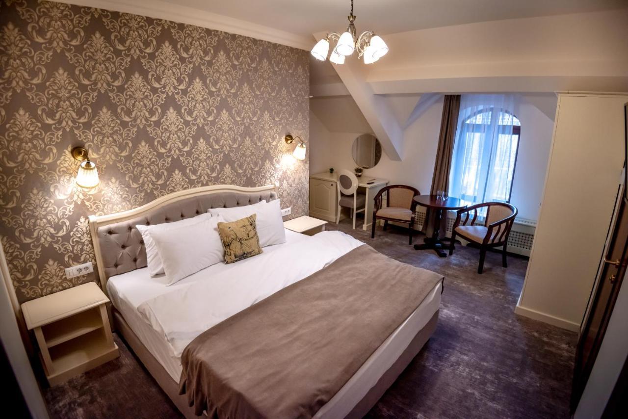 Ana Boutique Bed and Breakfast Alba Iulia Exteriör bild