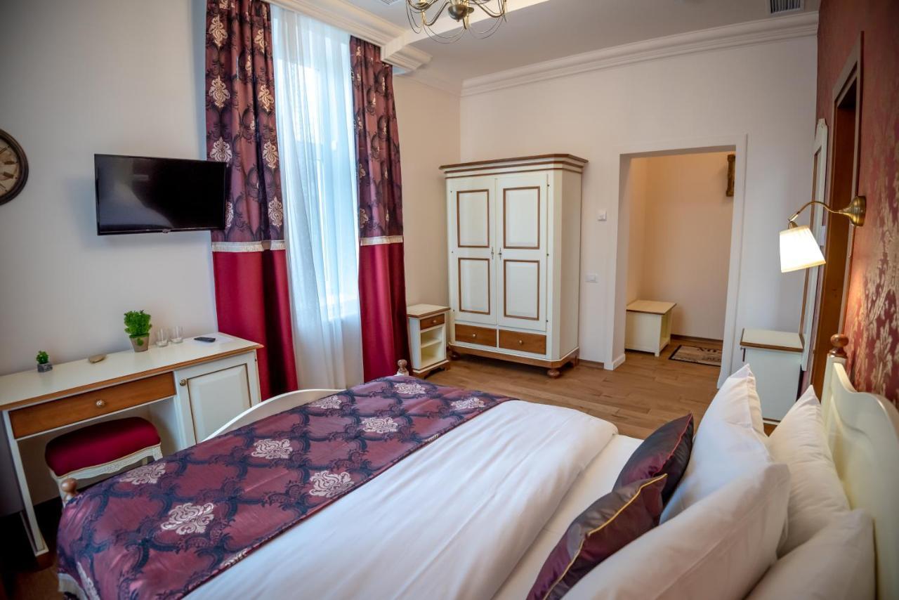 Ana Boutique Bed and Breakfast Alba Iulia Exteriör bild