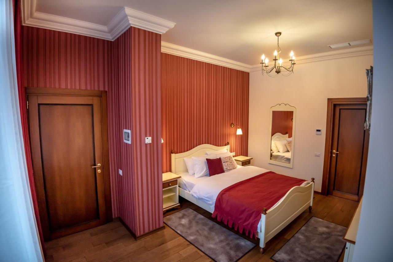 Ana Boutique Bed and Breakfast Alba Iulia Exteriör bild