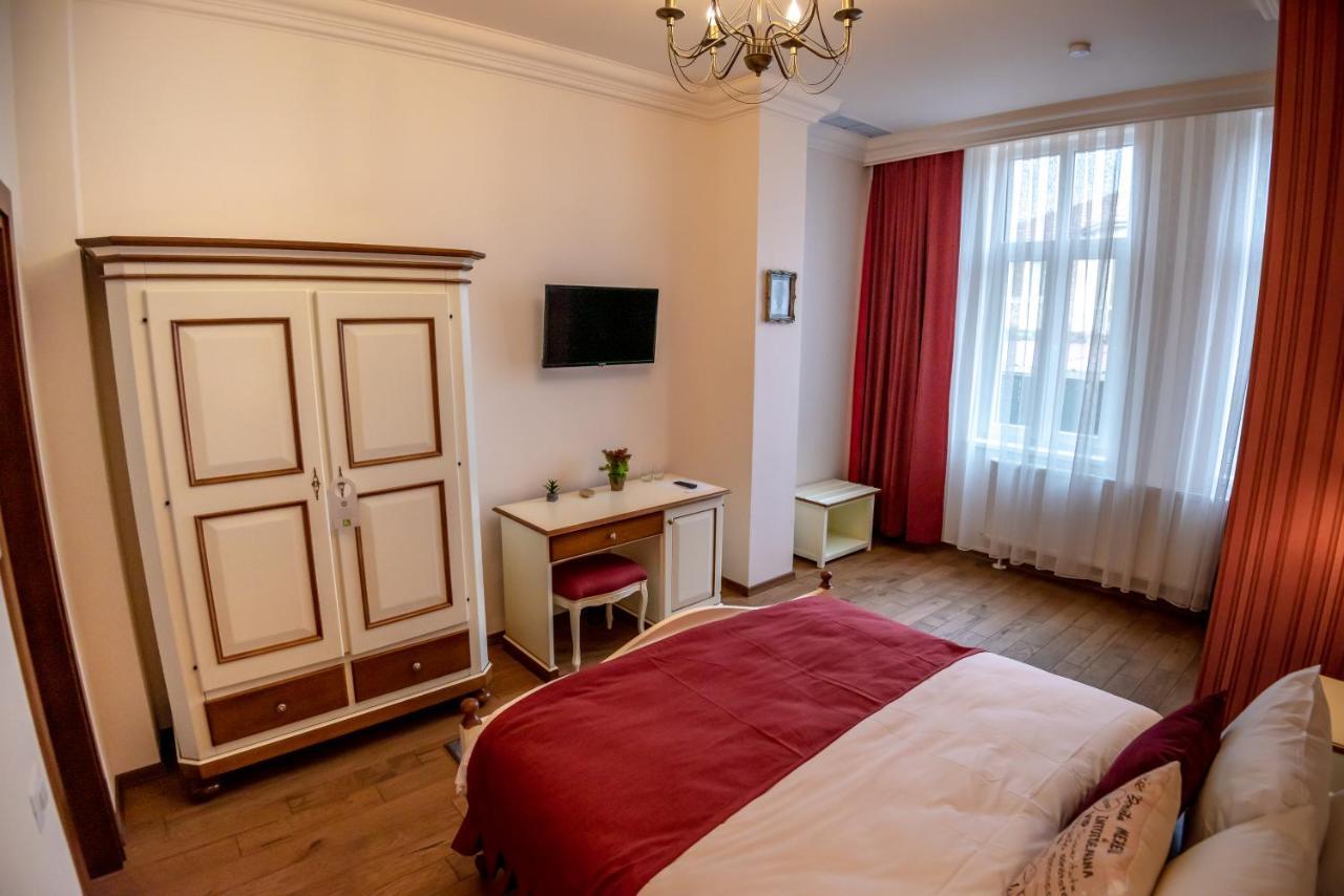 Ana Boutique Bed and Breakfast Alba Iulia Exteriör bild