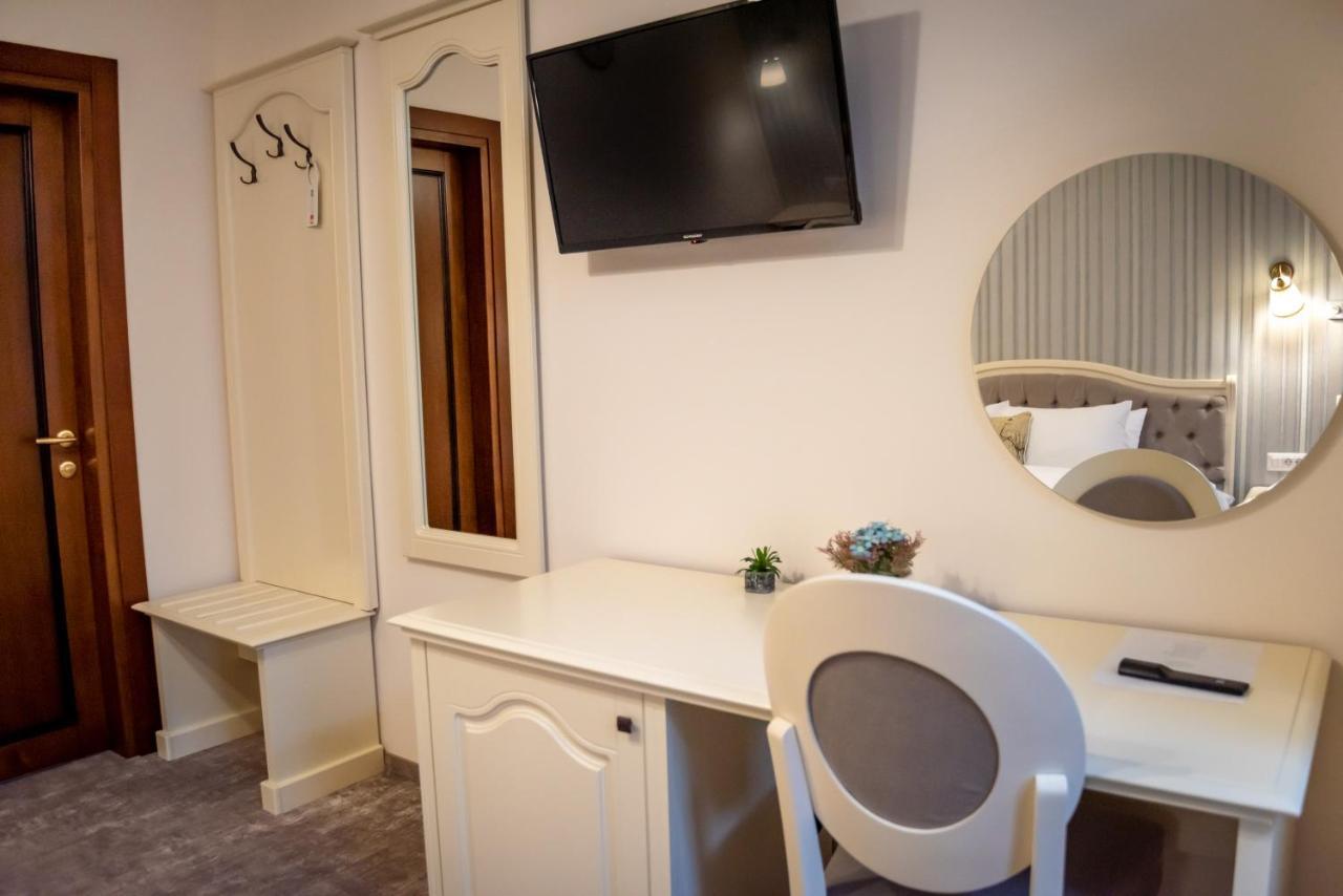 Ana Boutique Bed and Breakfast Alba Iulia Exteriör bild