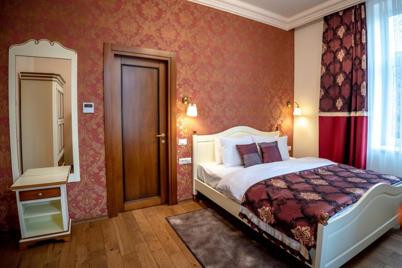 Ana Boutique Bed and Breakfast Alba Iulia Exteriör bild